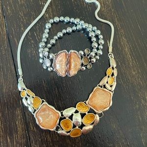 Necklace and bracelet set!